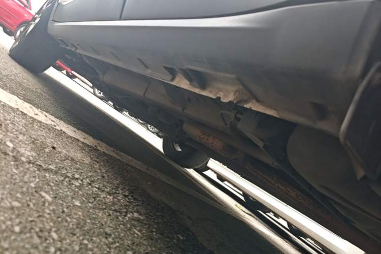 Used Hanteng X5 2018 1.5T CVT Luxury Edition Left Side Sill