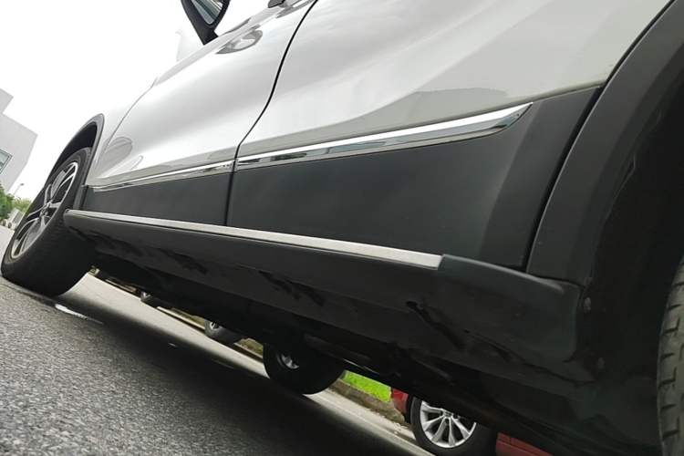 Used Hanteng X5 2018 1.5T CVT Luxury Edition Left Side Sill