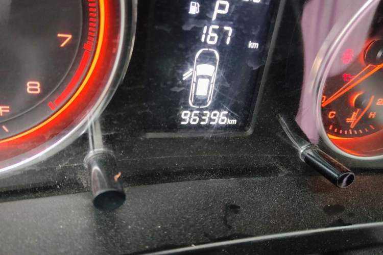 Used Hanteng X5 2018 1.5T CVT Luxury Edition Odometer Close Up