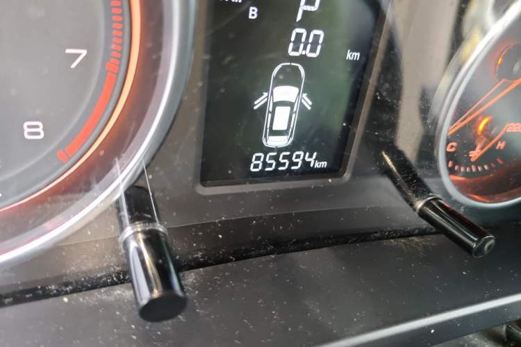 Used Hanteng X5 2018 1.5T CVT Luxury Edition Odometer Close Up