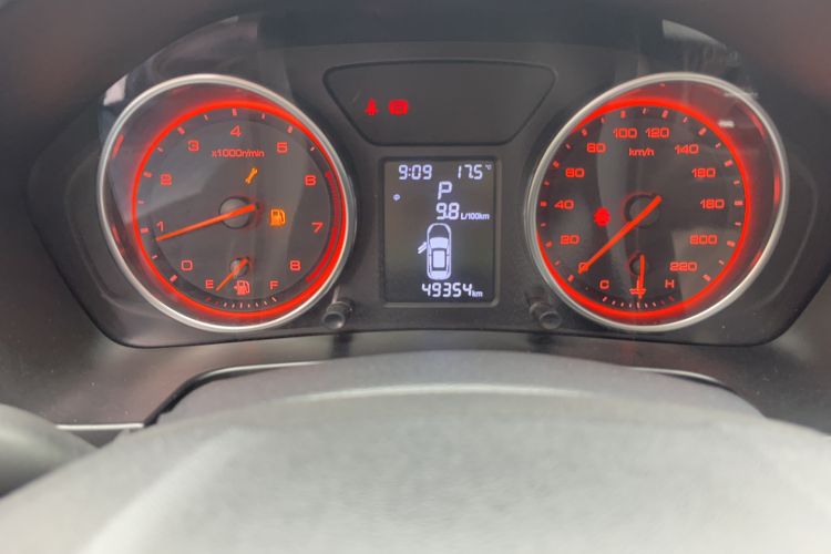 Used Hanteng X5 2018 1.5T CVT Luxury Edition Odometer Close Up