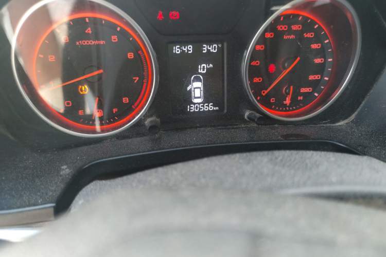 Used Hanteng X5 2018 1.5T Manual Luxury Edition Odometer Close Up