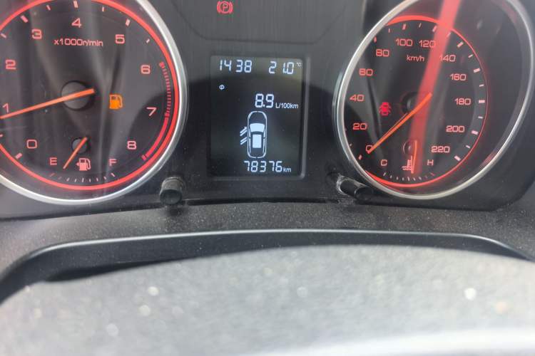 Used Hanteng X5 2018 1.5T Manual Luxury Edition Odometer Close Up