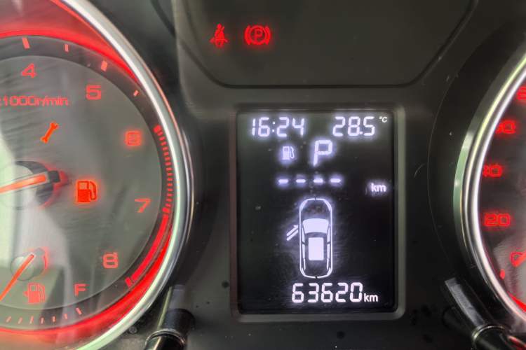 Used Hanteng X5 2018 1.5T CVT Luxury Edition Odometer Close Up