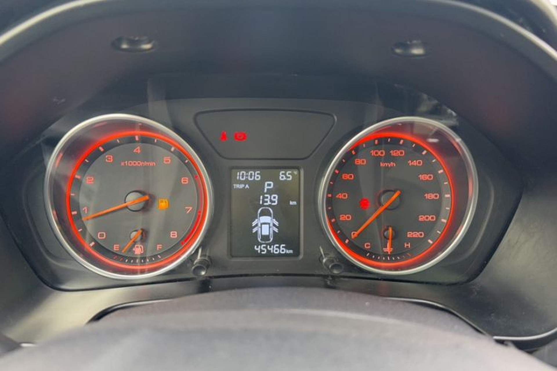 Used Hanteng X5 2018 1.5T CVT Luxury Edition Odometer Close Up