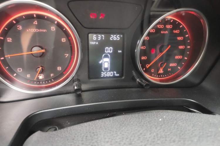 Used Hanteng X5 2018 1.5T Manual Luxury Edition Odometer Close Up