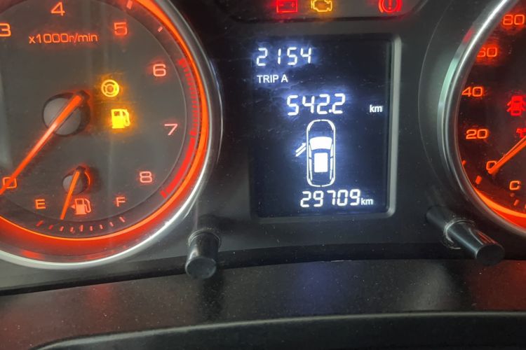 Used Hanteng X5 2018 1.5L Manual Comfort Edition Odometer Close Up