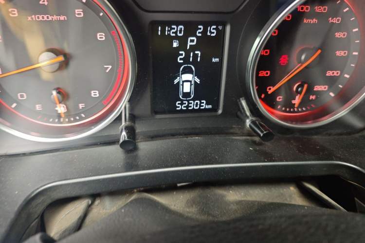 Used Hanteng X5 2018 1.5T CVT Luxury Edition Odometer Close Up