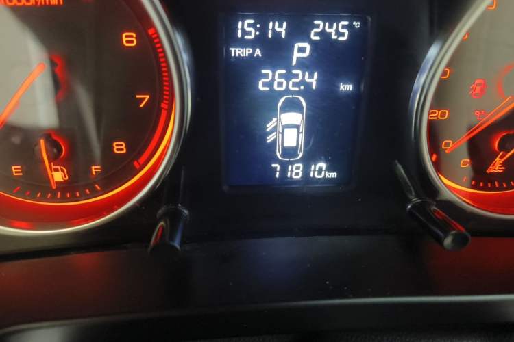 Used Hanteng X5 2018 1.5T CVT Elite Edition Odometer Close Up