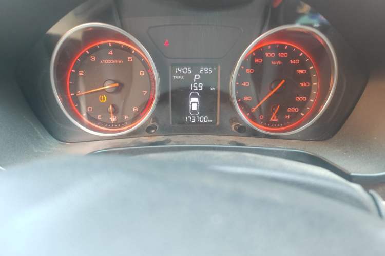 Used Hanteng X5 2018 1.5T CVT Luxury Edition Odometer Close Up
