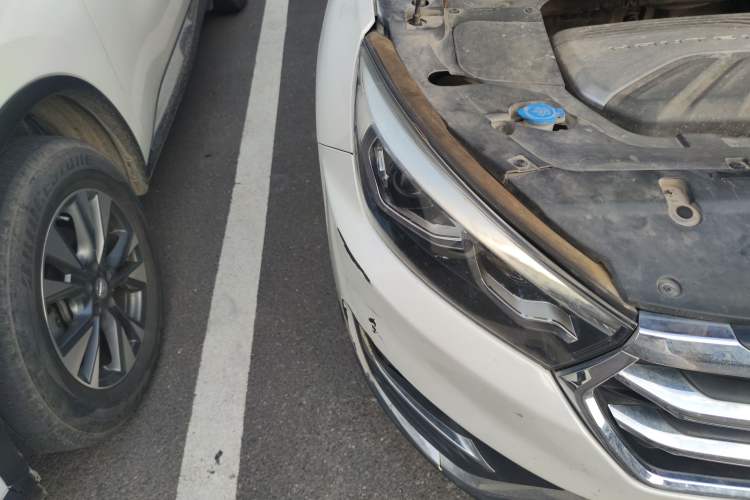Used Hanteng X5 2018 1.5T Manual Luxury Edition Right Front Headlight
