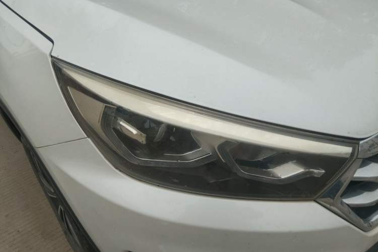 Used Hanteng X5 2018 1.5L Manual Comfort Edition Right Front Headlight