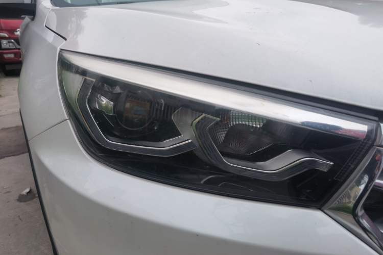 Used Hanteng X5 2018 1.5T CVT Elite Edition Right Front Headlight
