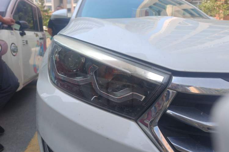 Used Hanteng X5 2018 1.5T CVT Luxury Edition Right Front Headlight