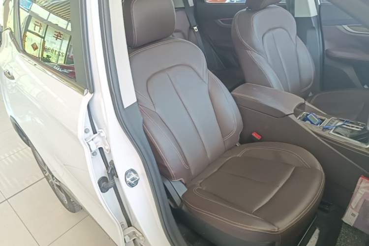 Used Hanteng X5 2018 1.5T CVT Luxury Edition Right Front Seat