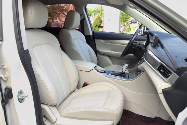 Used Hanteng X5 2018 1.5T CVT Luxury Edition Right Front Seat