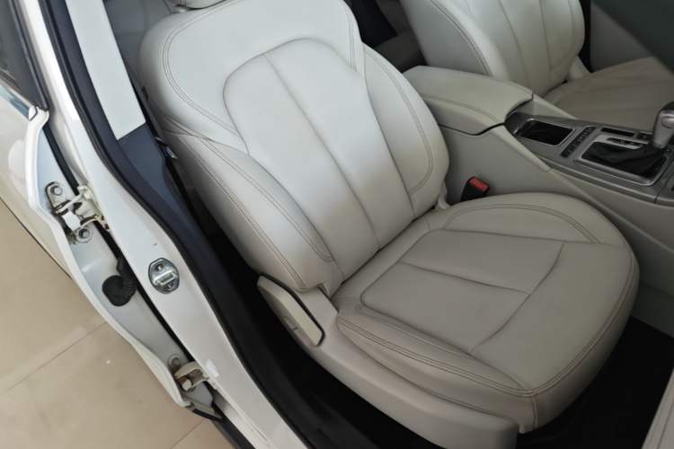 Used Hanteng X5 2018 1.5T CVT New Year Edition Right Front Seat