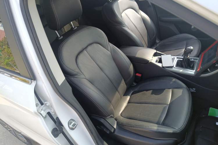 Used Hanteng X5 2018 1.5T Manual Elite Edition Right Front Seat