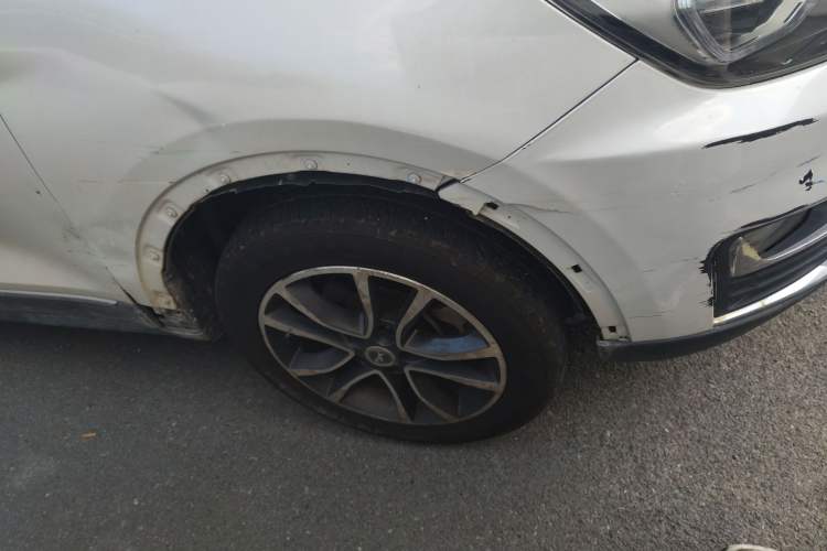 Used Hanteng X5 2018 1.5T Manual Luxury Edition Right Front Wheel Hub