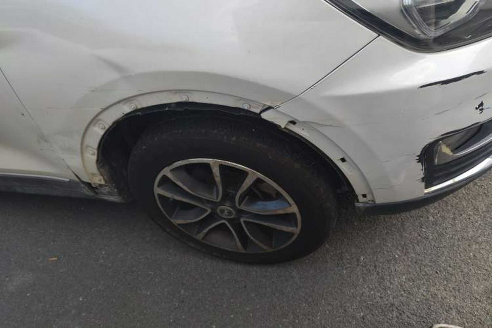 Used Hanteng X5 2018 1.5T Manual Luxury Edition Right Front Wheel Hub