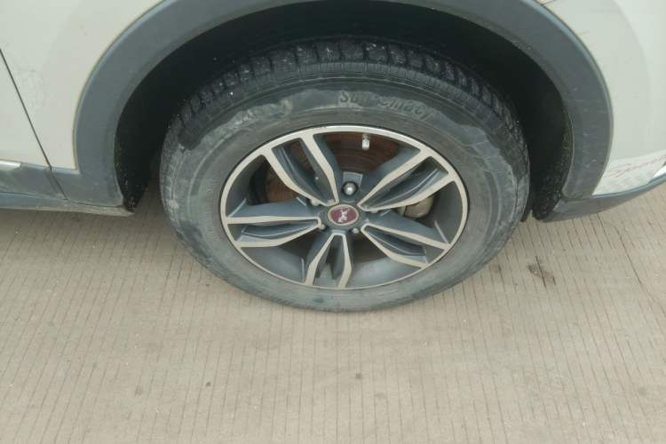 Used Hanteng X5 2018 1.5L Manual Comfort Edition Right Front Wheel Hub