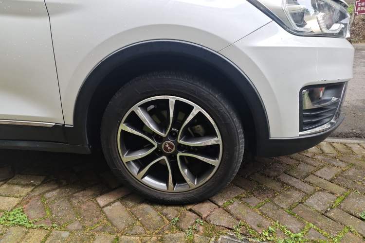 Used Hanteng X5 2018 1.5T CVT Luxury Edition Right Front Wheel Hub