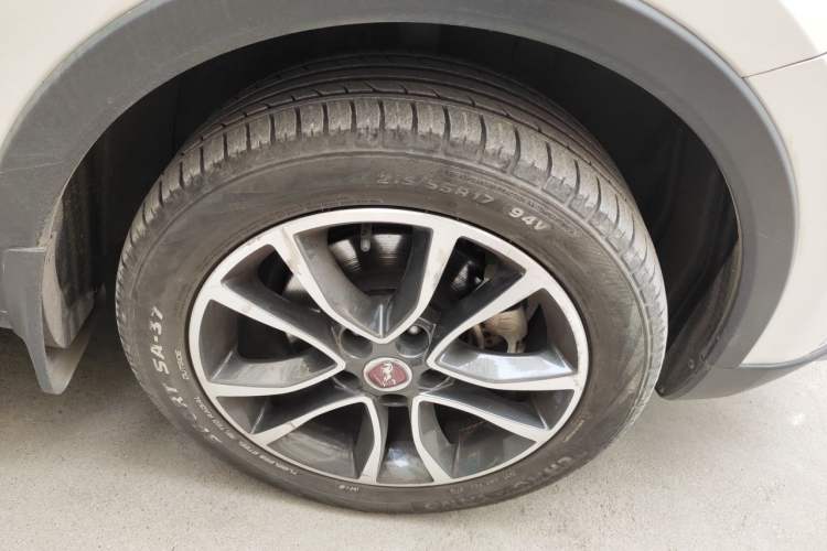 Used Hanteng X5 2018 1.5T Manual Luxury Edition Right Front Wheel Hub