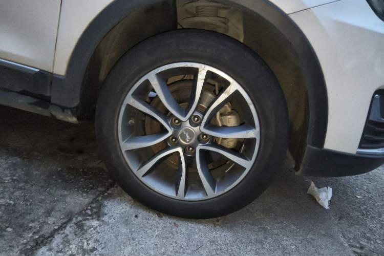 Used Hanteng X5 2018 1.5T CVT New Year Edition Right Front Wheel Hub