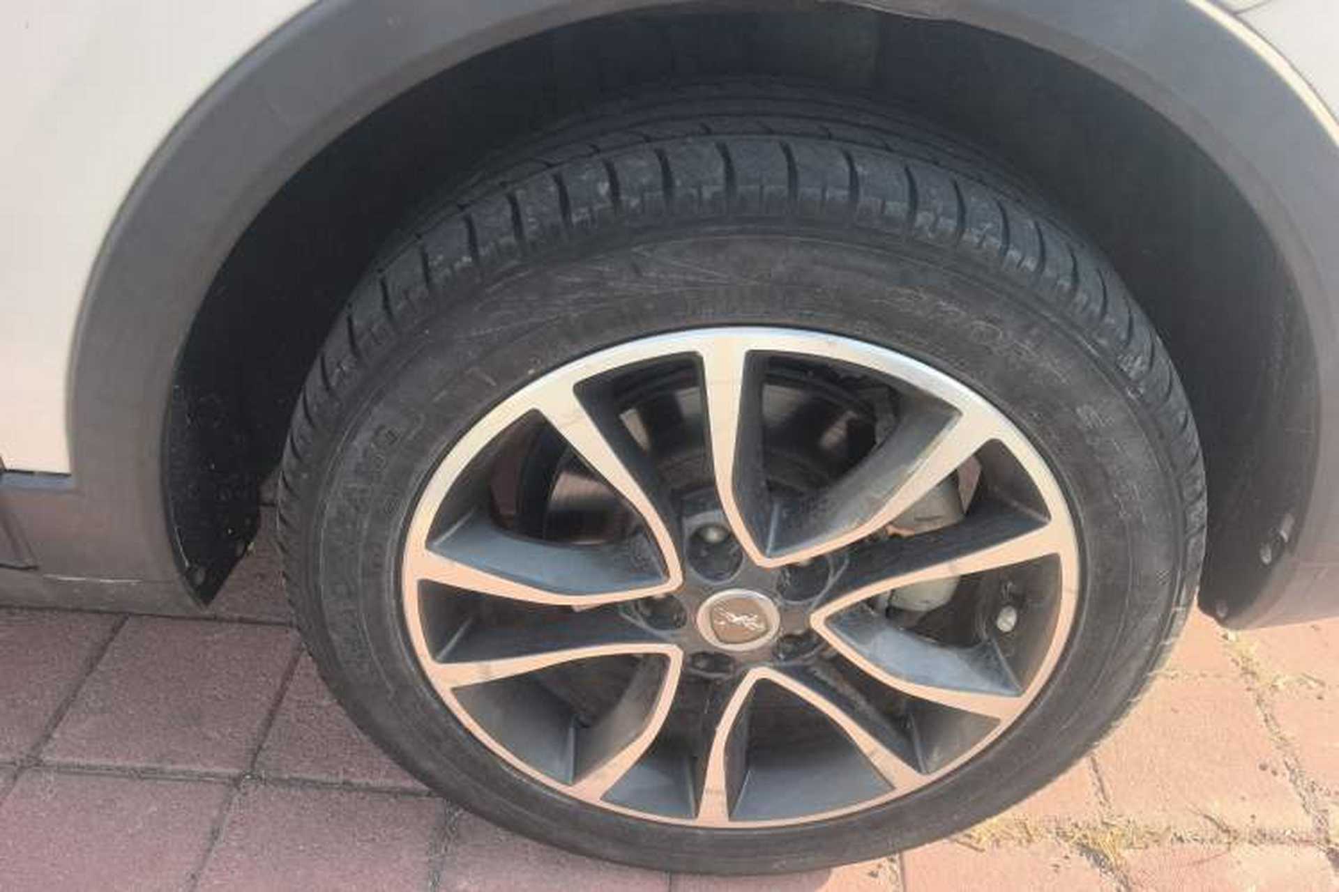 Used Hanteng X5 2018 1.5T CVT Luxury Edition Right Front Wheel Hub