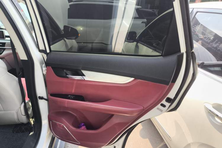 Used Hanteng X5 2018 1.5T CVT New Year Edition Right Rear Door Interior