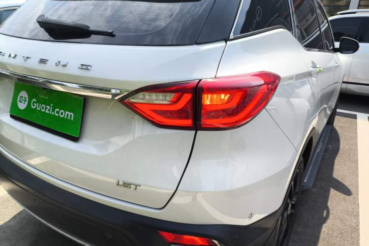 Used Hanteng X5 2018 1.5T CVT New Year Edition Right Rear Taillight