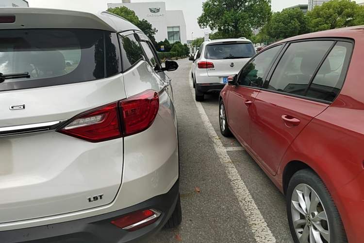Used Hanteng X5 2018 1.5T CVT Luxury Edition Right Rear Taillight