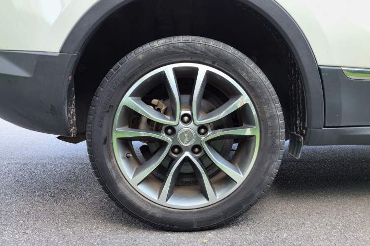 Used Hanteng X5 2018 1.5T CVT Luxury Edition Right Rear Wheel Hub