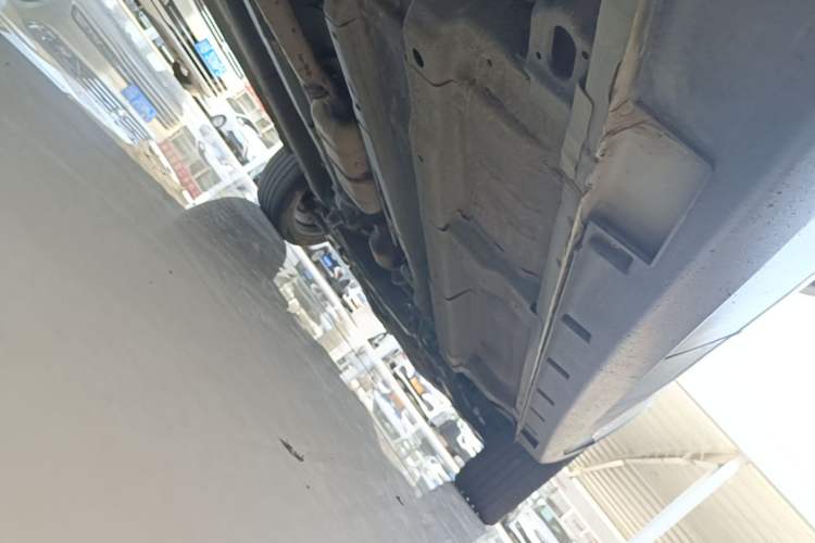 Used Hanteng X5 2018 1.5T CVT Luxury Edition Right Side Sill