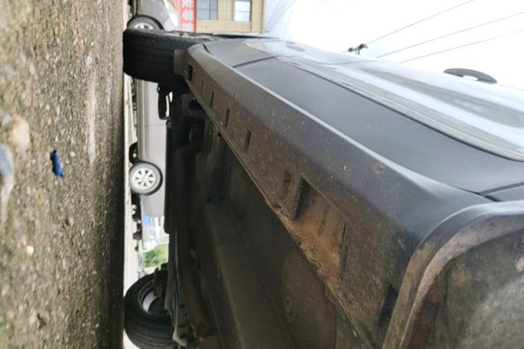 Used Hanteng X5 2018 1.5T CVT Luxury Edition Right Side Sill