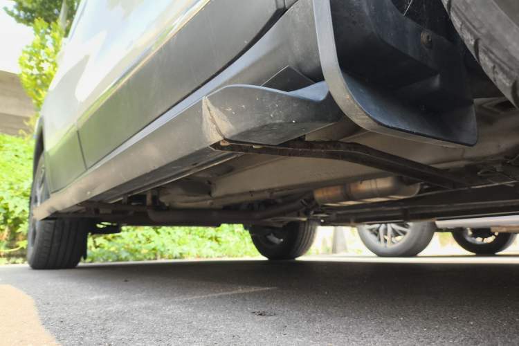 Used Hanteng X5 2018 1.5T CVT New Year Edition Right Side Sill