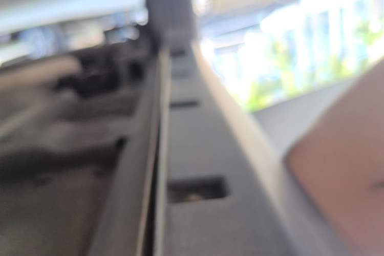 Used Hanteng X5 2018 1.5T CVT Elite Edition Right Side Sill