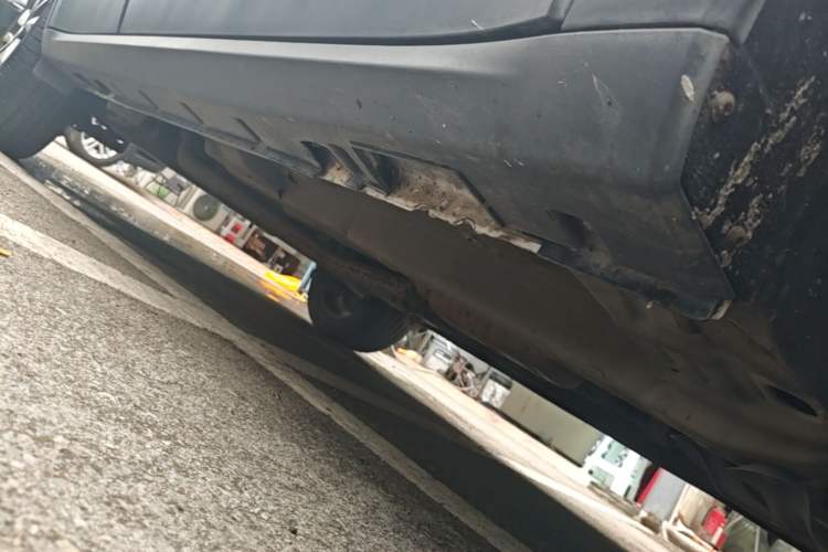Used Hanteng X5 2018 1.5T CVT Luxury Edition Right Side Sill