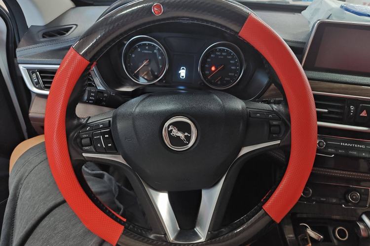 Used Hanteng X5 2018 1.5T CVT Luxury Edition Steering Wheel
