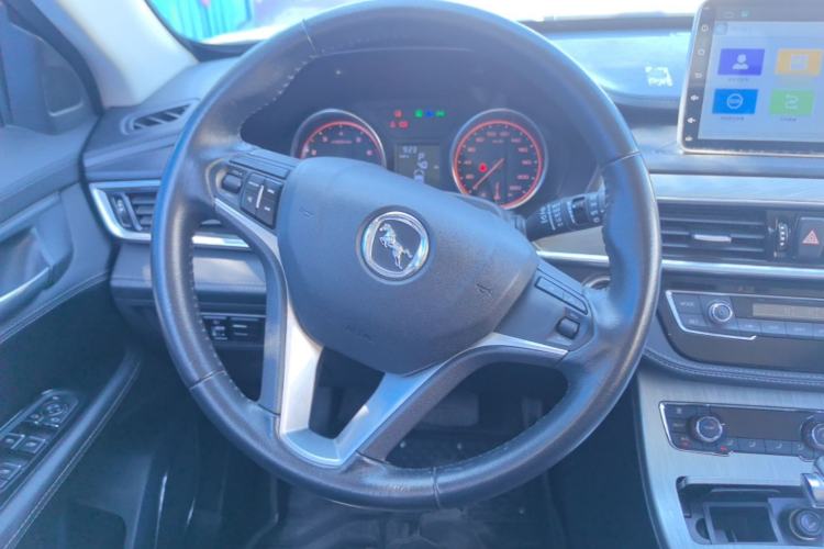 Used Hanteng X5 2018 1.5T CVT Elite Edition Steering Wheel