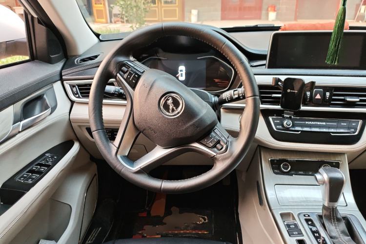 Used Hanteng X5 2018 1.5T CVT Xuan Dong Flagship Edition Steering Wheel
