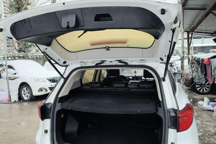 Used Hanteng X5 2018 1.5T CVT Luxury Edition Trunk