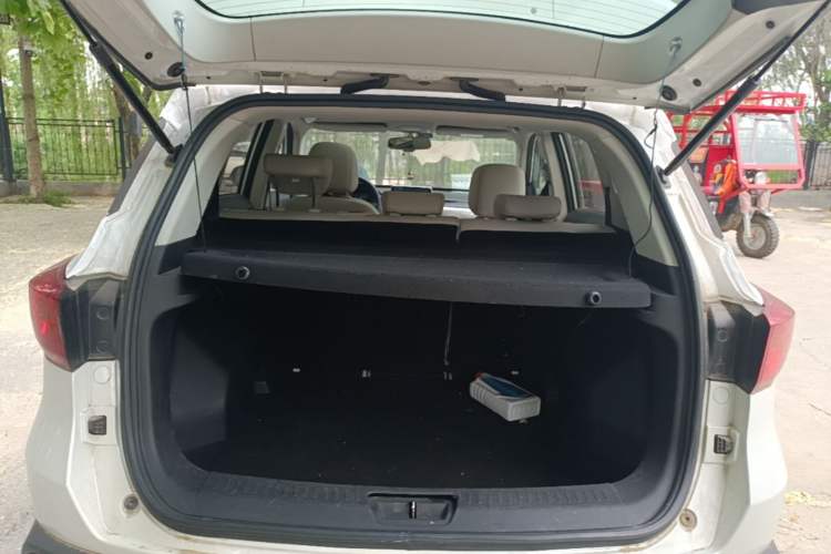 Used Hanteng X5 2018 1.5T CVT New Year Edition Trunk