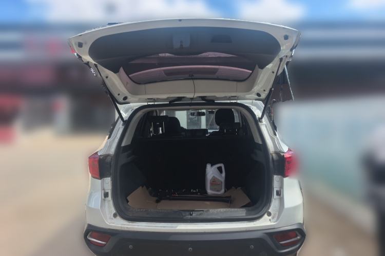 Used Hanteng X5 2018 1.5T Manual Luxury Edition Trunk