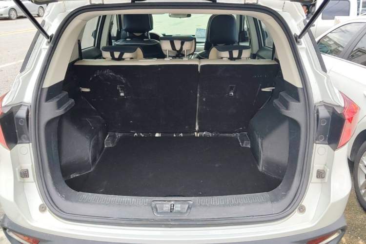 Used Hanteng X5 2018 1.5T CVT Luxury Edition Trunk