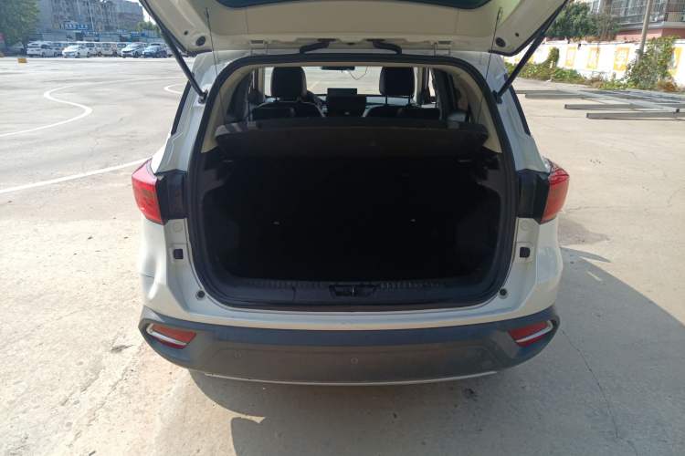 Used Hanteng X5 2018 1.5T Manual Elite Edition Trunk