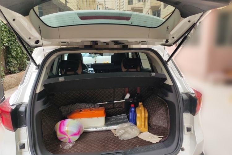 Used Hanteng X5 2018 1.5T Manual Luxury Edition Trunk