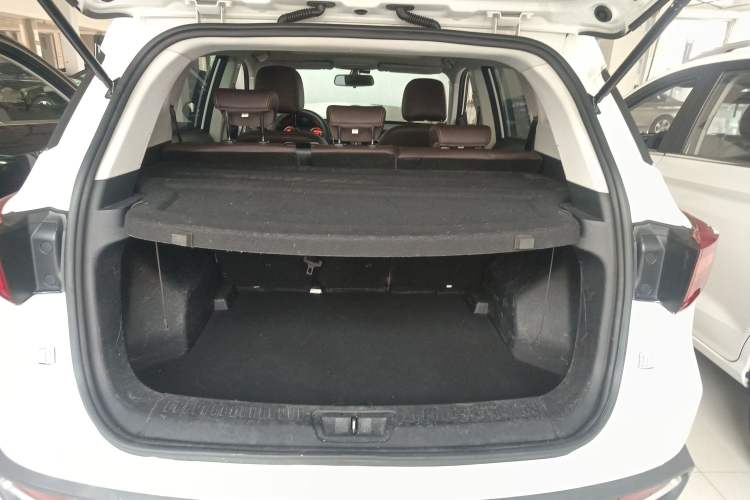 Used Hanteng X5 2018 1.5T CVT Luxury Edition Trunk