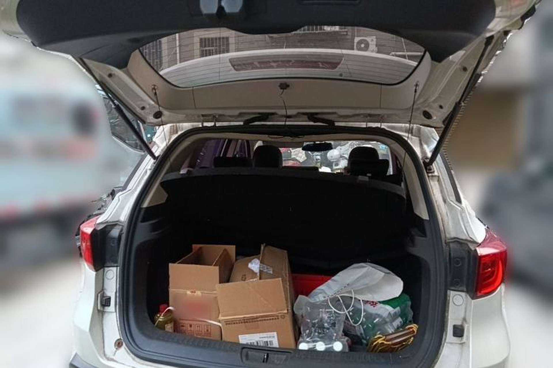 Used Hanteng X5 2018 1.5T Manual Luxury Edition Trunk