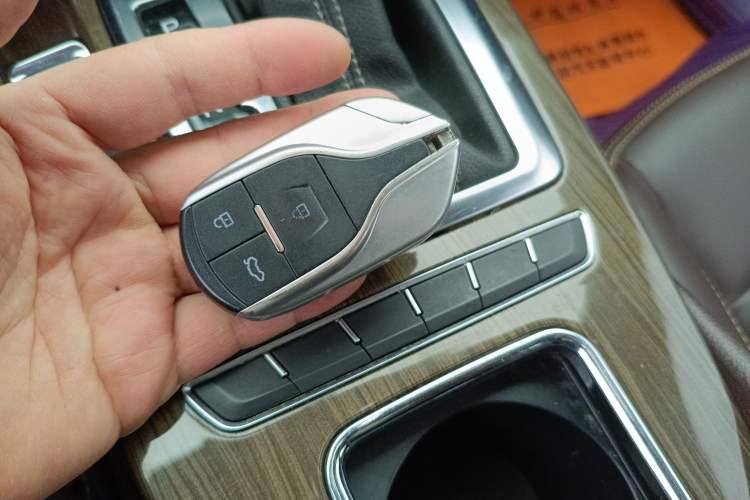 Used Hanteng X5 2018 1.5T CVT Luxury Edition Vehicle Key